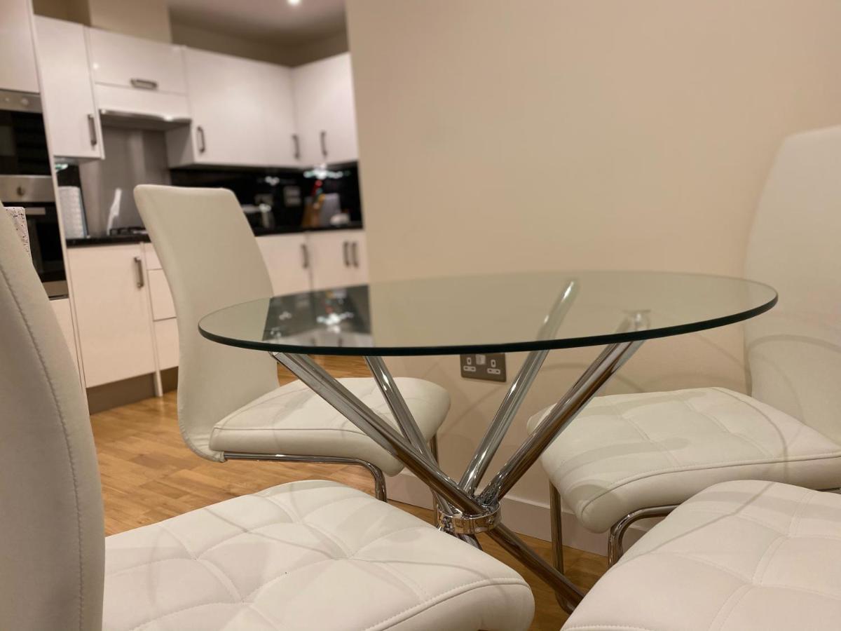 Amazing 2 Bed 2 Bath Private Apartment Γουάτφορντ Εξωτερικό φωτογραφία