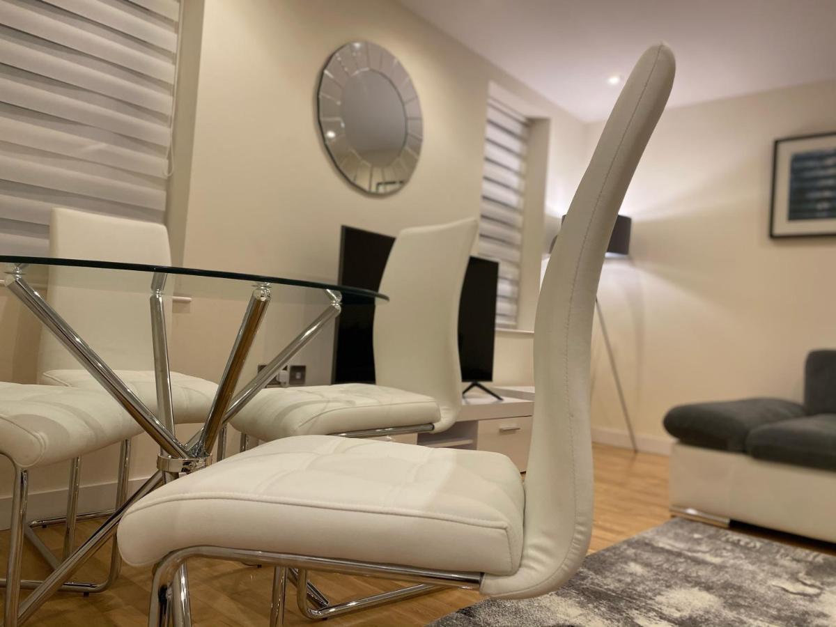 Amazing 2 Bed 2 Bath Private Apartment Γουάτφορντ Εξωτερικό φωτογραφία